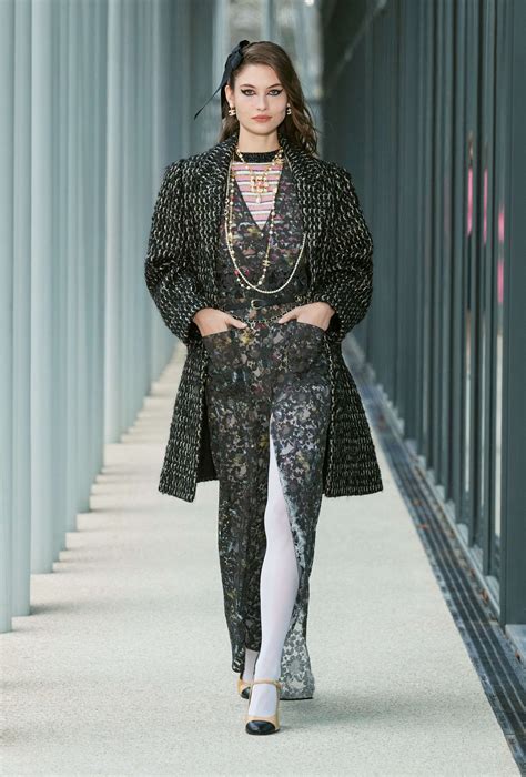 chanel metiers d'art 2020/2021|Every Look From Chanel's Métiers D'Art 2021 Show.